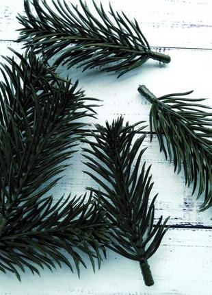 Хвоя, ель. размер 8 см