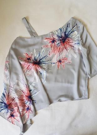 Красивая,  качественная блузка оригинального фасона.4 фото