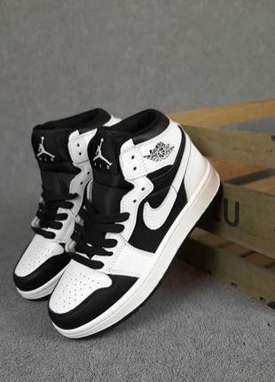 Nike air jordan белые с чёрным