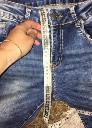 Стильні джинси скінні з рваностями, м-л2 фото