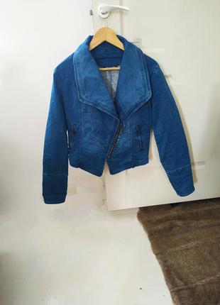 Куртка джинсова