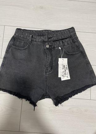 Модні джинсові шорти з високою посадкою. нові! s