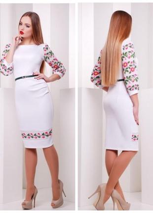 Біла красива святкова сукня з українським орнаментом.2 фото