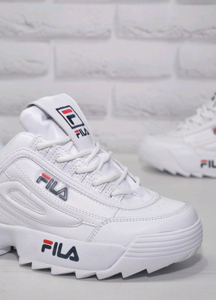 Кроссовки fila  белые смотрятся супер!!!