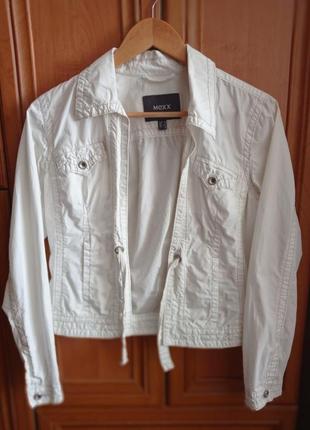 Піджак вітровка 36р.