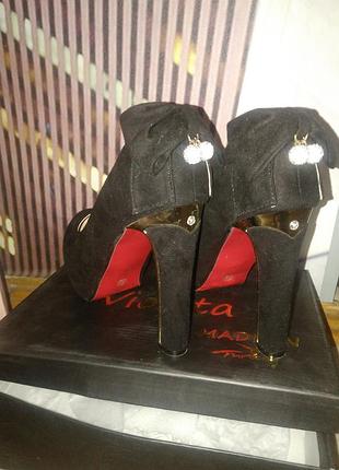 Шикарные новые нарядные туфли "лабутены"