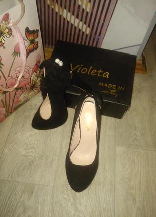 Шикарные новые нарядные туфли "лабутены"