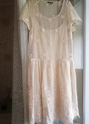 Кружевное  платье massimo dutti