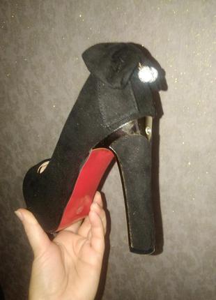 Шикарные новые нарядные туфли "лабутены"