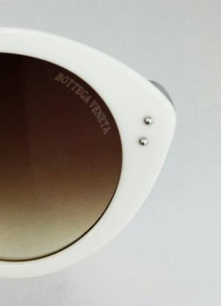 Bottega veneta стильные женские солнцезащитные очки коричневый градиент в белой оправе9 фото