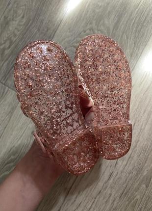 Аквашузы сандалі на дівчинку4 фото