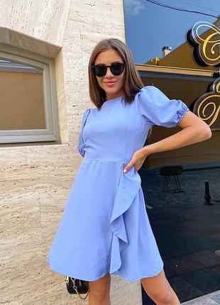 Стильне плаття з відкритою спинкою