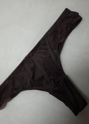 Трусики- стринги коричневого цвета.m