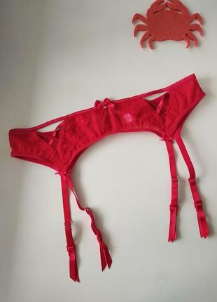 42-44р. алый пояс-сеточка для чулок  primark