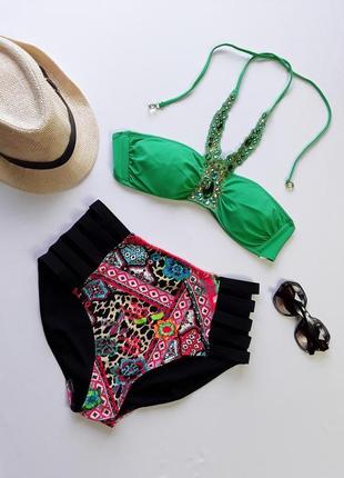 Стильный купальник с высокими плавками