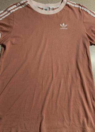 Жіноча футболка adidas