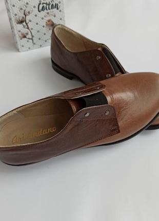 Кожаные коричневые туфли ari andano на резинке 37 размера 24-24,5 см1 фото