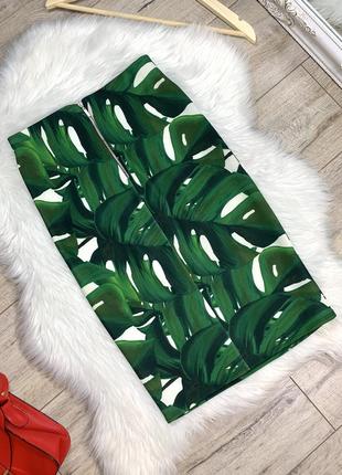 Облегающая юбка с экзотическим принтом3 фото