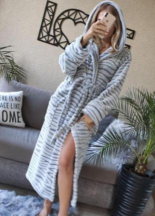 Довгий жіночий плюшевий халат з капюшоном сірий шиншила5 фото
