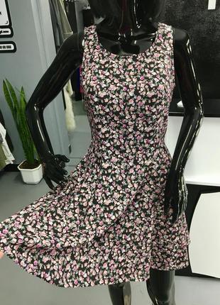 Розкішна повітряна сукня, фірми h&m, в квітковий принт1 фото