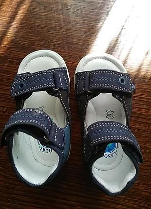 Кожаные босоножки