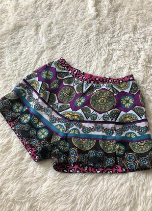 Шорты в орнамент boohoo