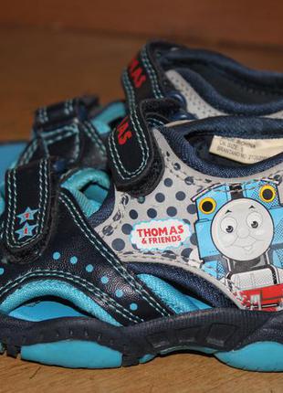 Босоніжки tomas