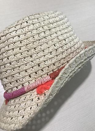 Соломенная шляпа с декором