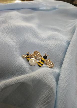 Save the bees брошка с бджілками та перлиною2 фото