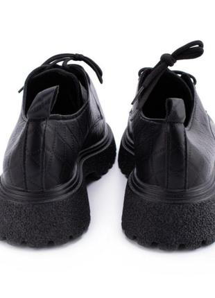 Стильные черные закрытые туфли на шнурках платформе толстой подошве массивные модные5 фото