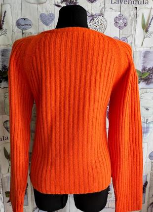 Яркий дизайнерский свитер из плотной шерсти !3 фото