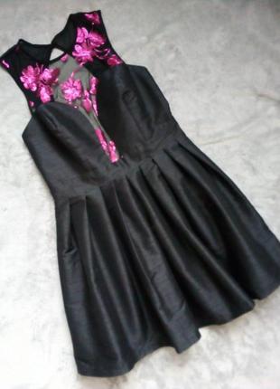 Черное платье с вишивкой пайетками3 фото