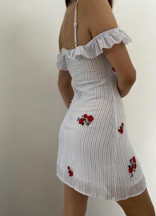 Милое нежное платье в цветочный принт платье мини4 фото