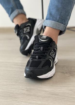 Женские стильные осенние кроссовки new balance 530 black white10 фото