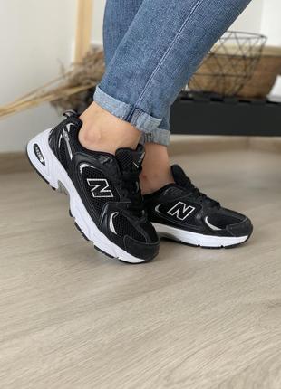 Женские стильные осенние кроссовки new balance 530 black white3 фото