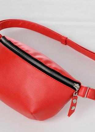 Летняя красная маленька удобная поясная сумка бананка через плечо эко кожа3 фото