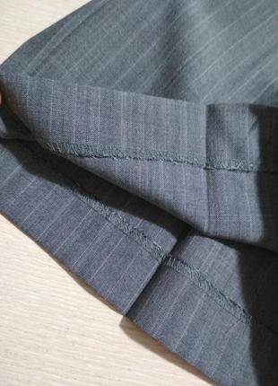 Фирменные шерстяные мужские брюки в стильную полоску талия -112 см, длина -110см.7 фото