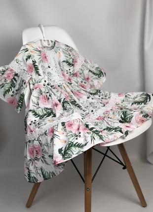 Сукня з мереживом ніжний квітковий принт