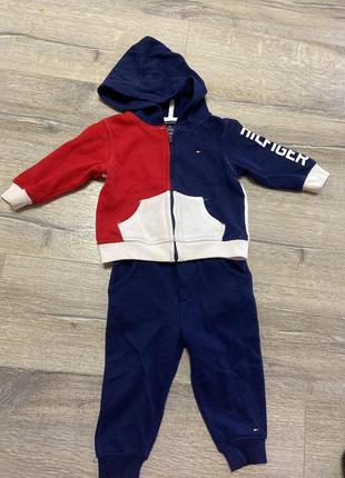 Спортивний костюм