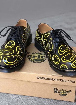 Dr martens 1461 black custom женские чёрные низкие кастомные неформальные ботинки мартинс жіночі чорні туфлі черевики смайл мартінси8 фото