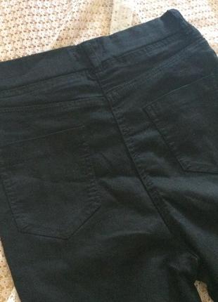 Крутые черные джеггинсы узкие джинсы boohoo7 фото