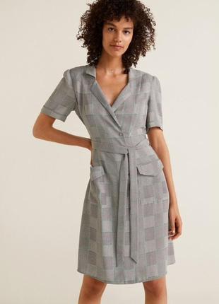 Плаття на гудзиках в клітку