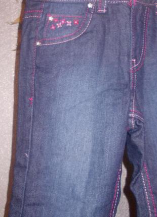 Нові джинси утеплені на маленьку дівчинку.