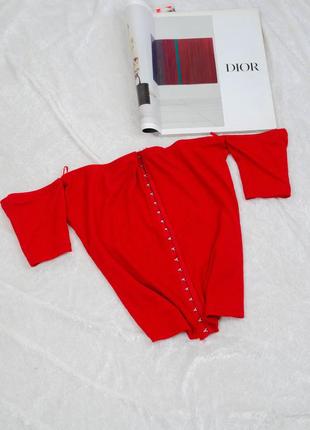 Tally weijl базовая красная футболка в рубчик с открытыми плечами, топ на открытые плечи3 фото