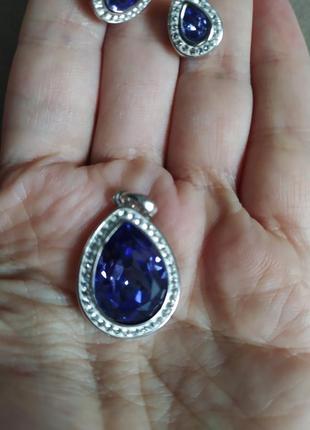 Комплект з сережок і кулона