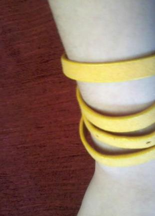 Жовтий браслет 5