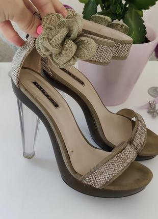 Босоніжки queen