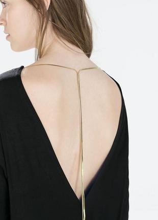 Блуза з відкритою спинкою футболка