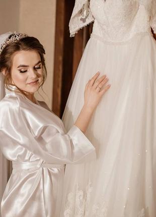 Весільне плаття, після хімчистки, є невеличкий шлейф чипляється на ґудзик8 фото