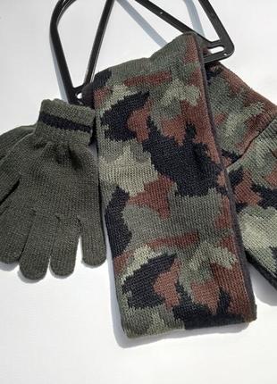 Primark. трикотажний снуд з рукавичками. на 5-9 років.